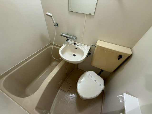 奈良市北小路町の賃貸マンションのトイレ