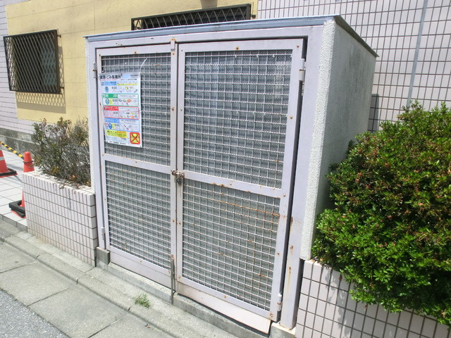 パイン　ニードルのその他共用部分|敷地内ゴミ置き場。