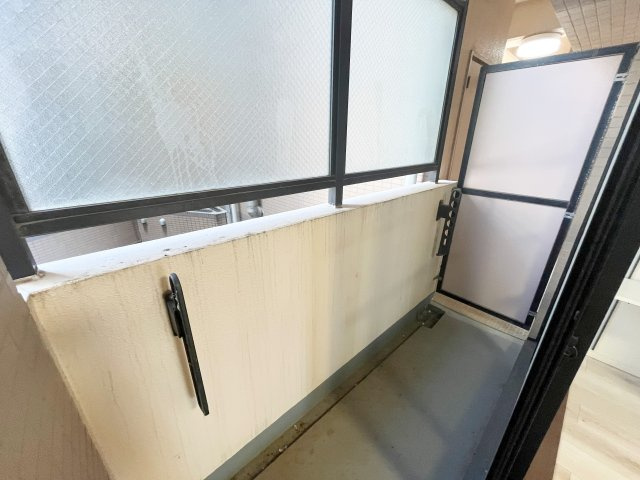 ワイズユウラク西所沢のバルコニー|お洗濯にも便利なバルコニー付き