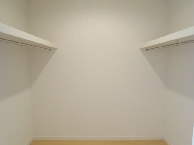 リブリ・クロシェットの収納|ウォークインクローゼットはとても広い造りになってます♪