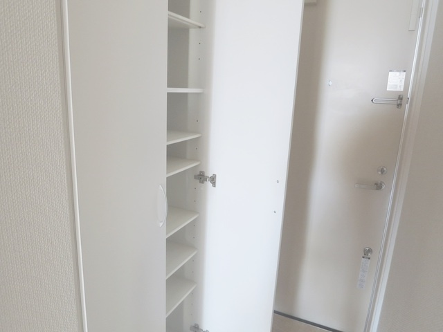 リブリ・クロシェットの玄関|たっぷり入るシューズボックスです！