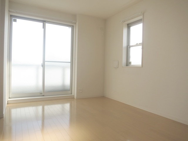 リブリ・クロシェットの居間・リビング|７．２帖の洋室も明るいです！