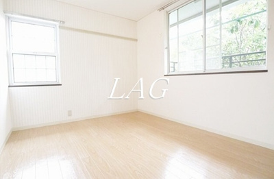 【居間・リビング】 | ラベンダーハイツ | 洋室のお部屋です。