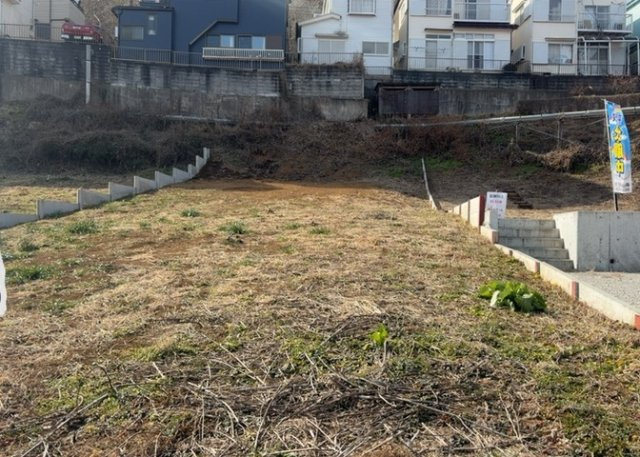 【外観】 | 土地の面積＝住宅面積ではありません。建ぺい率の問題などで、土地のある場所によって住宅を建てられる面積は限られています。高さもしかり、「土地」という言葉の中には、建築条件も含まれると考えておきましょう。