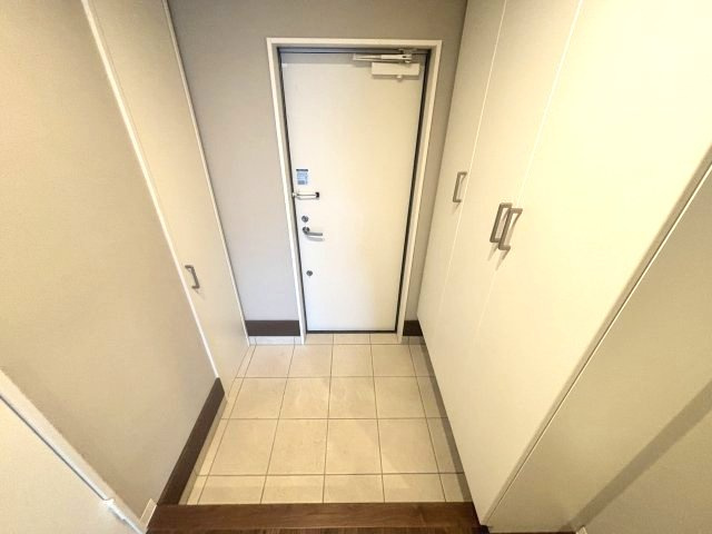 ブルーハイツ上野1の玄関