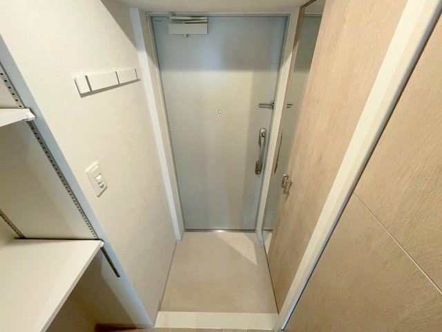 セイワパレス新大阪の玄関