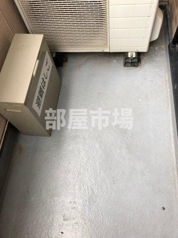 クイーンズコートのバルコニー