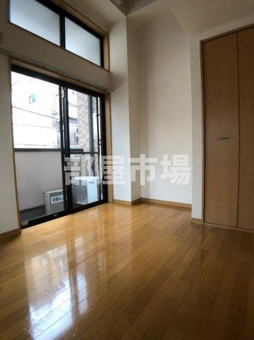 クイーンズコートの居間・リビング