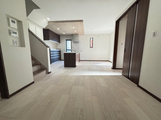 【居間・リビング】 | 安佐南区長束西４（JR安芸長束駅） | 清潔感があるリビング。