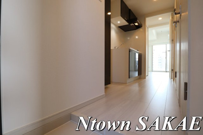 【玄関】 | ディアレイシャス泉 | 収納もある玄関です