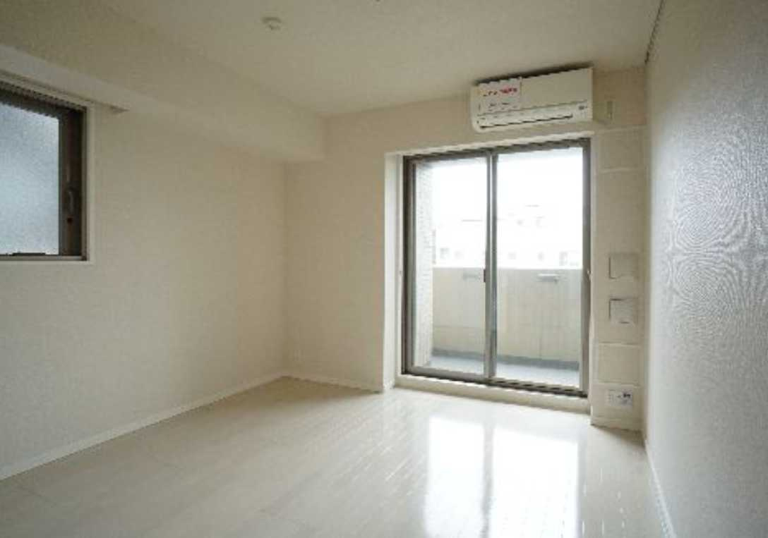 プライムメゾン早稲田　ネット無料　シャーメゾン　オートロックの居間・リビング