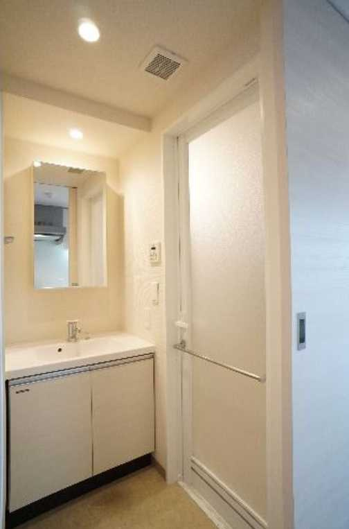 プライムメゾン早稲田　ネット無料　シャーメゾン　オートロックの洗面所