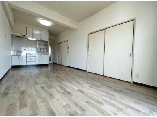 エバーグリーン車崎の居間・リビング