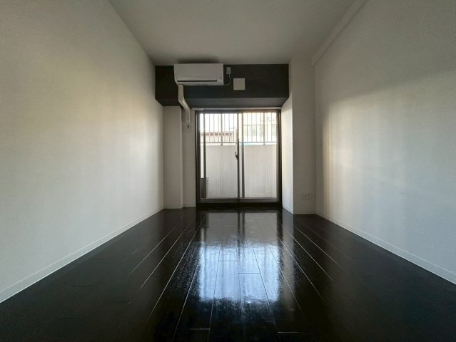 エスリードコート難波ウエストの洋室