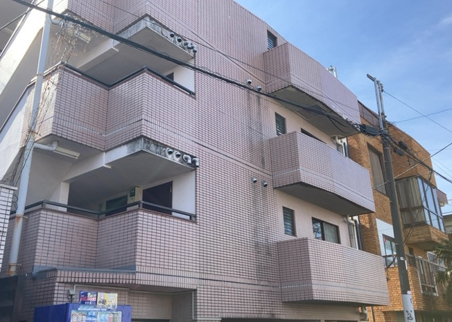 【外観】 | カテリーナ八王子 | ＲＣ造、Reinforced Concreteは直訳すると補強されたコンクリートです。主に柱や梁・床・壁が鉄筋とコンクリートで構成おり、鉄筋を組んだ型枠にコンクリートを流し込んで固めたものを指します。