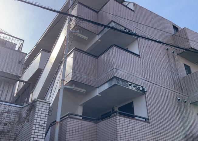 【内装】 | カテリーナ八王子 | 共用部分は、一棟の建物に住む区分所有者全員が共同で所有するとし、共用部分の管理、補修などは、区分所有者で形成される管理組合が行います。個人の判断で勝手に変更することはできませんので覚えておきましょう。