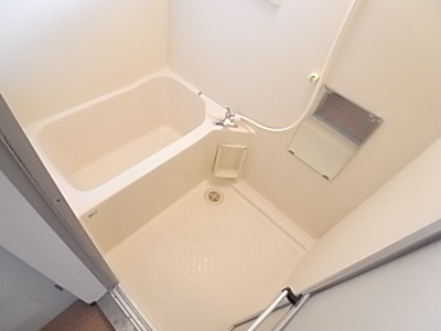 【浴室】 | コーポラス・ユウ | お風呂で日々の疲れを落としましょう