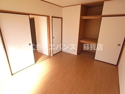 【寝室】 | コーポラス・ユウ | 開放的な寝室です