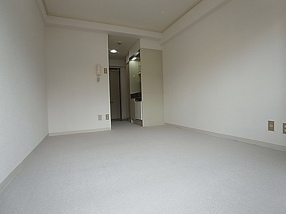 コスモプラザ三宮の居間・リビング