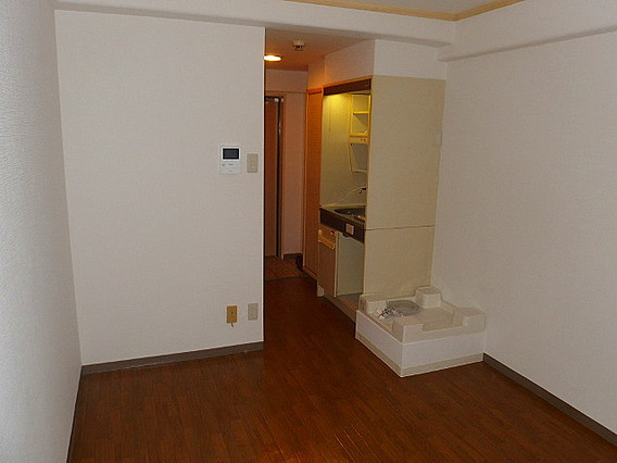 コスモプラザ三宮の居間・リビング