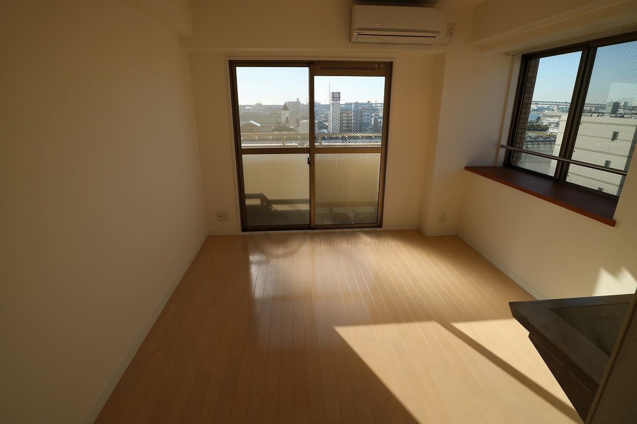 ワコーレプラティーク神戸深江駅前の洋室