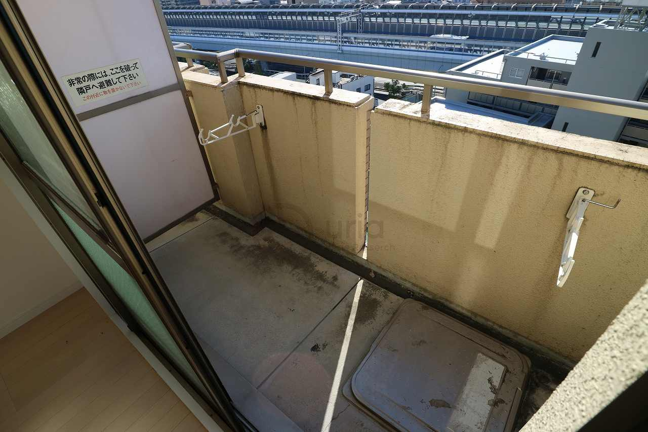 ワコーレプラティーク神戸深江駅前のバルコニー