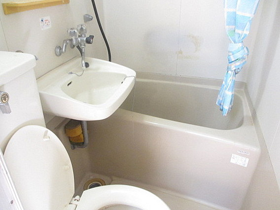 シティハイツアムールの浴室