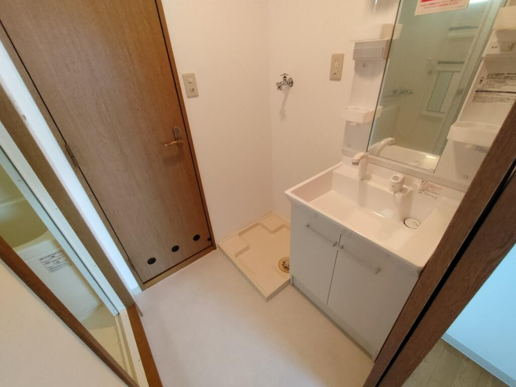 金栄ビルの洗面所