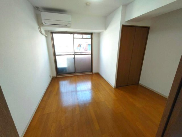 金栄ビルの居間・リビング