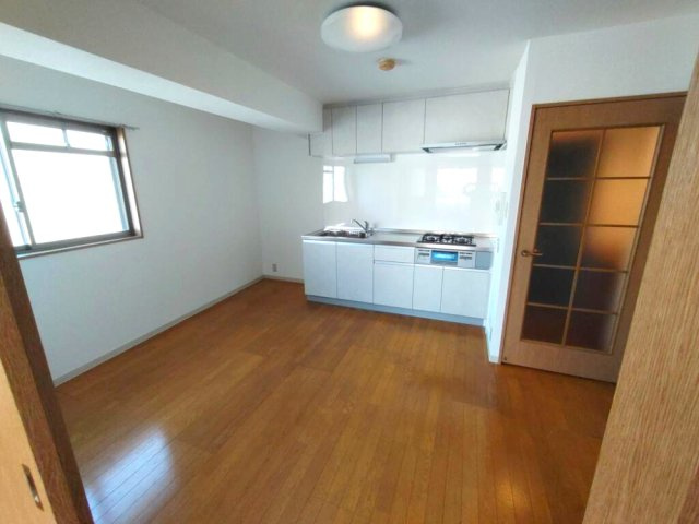 金栄ビルの居間・リビング