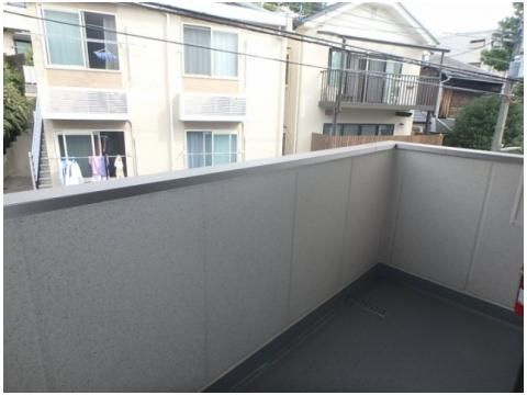 メゾンKNSのバルコニー