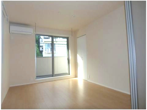 メゾンKNSの居間・リビング