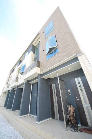 ファーストヒルズの外観