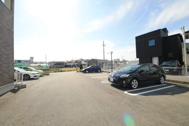 ファーストヒルズの駐車場