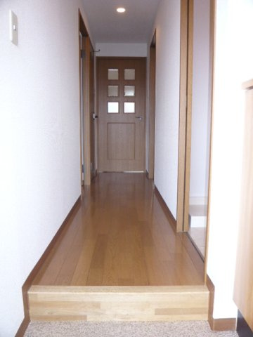 エクセラン東松戸の玄関