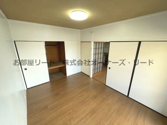 ベアーズマンションの洋室