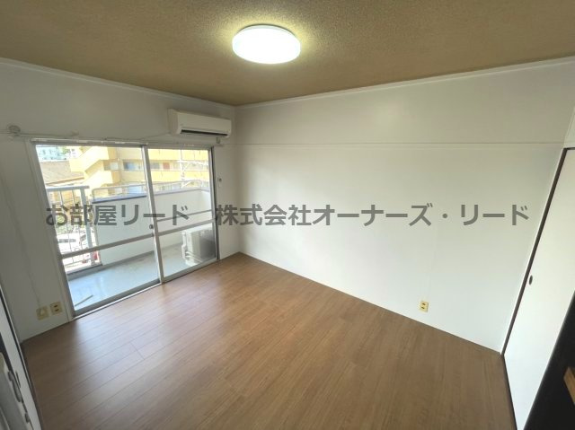ベアーズマンションの洋室