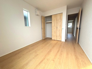 【洋室】 | 佐伯区屋代2（山陽女学園駅）　全２区画　NO2 | 2階　洋室×3　収納付きでお部屋がスッキリ広く使えます。