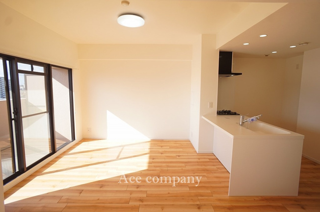 【居間・リビング】 | プランメゾン八尾Ⅱ番館 | 【LDK：約11.9帖】