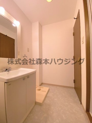 【洗面所】 | 　メゾンバニNo.3 | 忙しい朝には欠かせない洗面所です