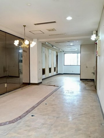 寺内ビルの居間・リビング