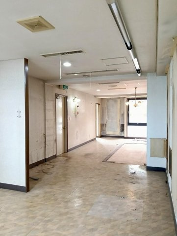 寺内ビルの居間・リビング