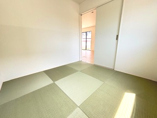 【和室】 | 東広島市西条町寺家（寺家駅）全6区画　NO2 | 18帖リビングにつながる4.5畳和室☆ホッとくつろぐ空間です☆