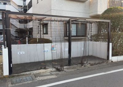 【設備】 | パシフィックパレス淵野辺 | 共有部分は、住民なら誰もが使える設備のこと。例えば駐車場やエレベーター、インターネット設備、セキュリティ設備などがあります。他にも、マンションの廊下・外部階段やエントランス・ゴミ置き場などがあります。