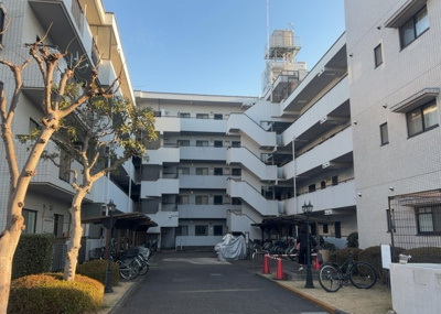 【構造・工法・仕様】 | パシフィックパレス淵野辺 | ＲＣ造、Reinforced Concreteは直訳すると補強されたコンクリートです。主に柱や梁・床・壁が鉄筋とコンクリートで構成おり、鉄筋を組んだ型枠にコンクリートを流し込んで固めたものを指します。