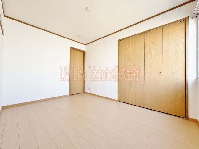 ＥＡＳＴ　ＭＡＲＵＧＩ