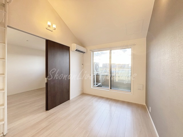 大和市上和田のアパートの居間・リビング