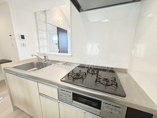 大和市上和田のアパートのキッチン