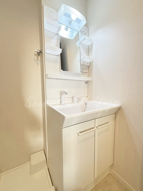 大和市上和田のアパートの洗面所