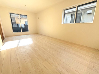 【居間・リビング】 | 南区宇品神田４（宇品神田3丁目電停）全2区画　NO1【外構込み】 | リビング広々17帖♪
　
